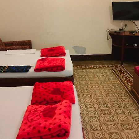 Bed And Breakfast At Colaba Mumbai Exterior photo