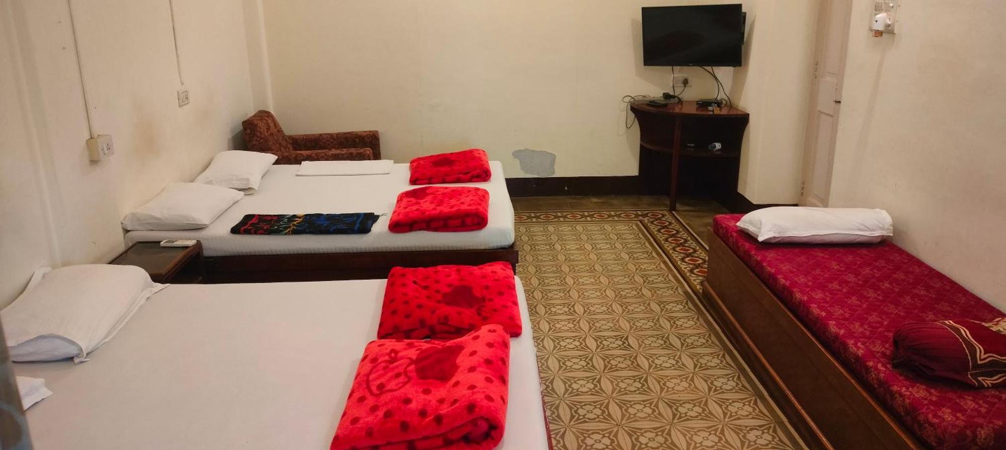 Bed And Breakfast At Colaba Mumbai Exterior photo