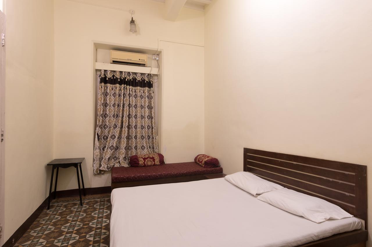 Bed And Breakfast At Colaba Mumbai Exterior photo