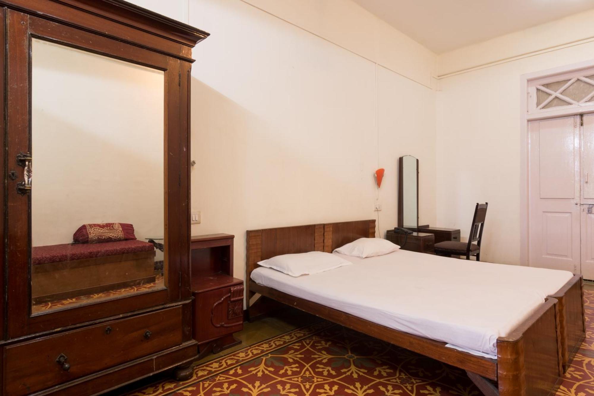 Bed And Breakfast At Colaba Mumbai Exterior photo